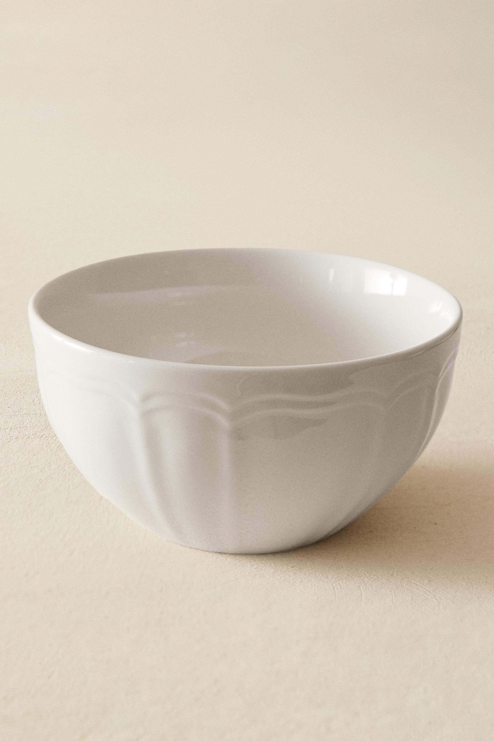 PORCELAIN BOWL WITH RAISED DESIGN